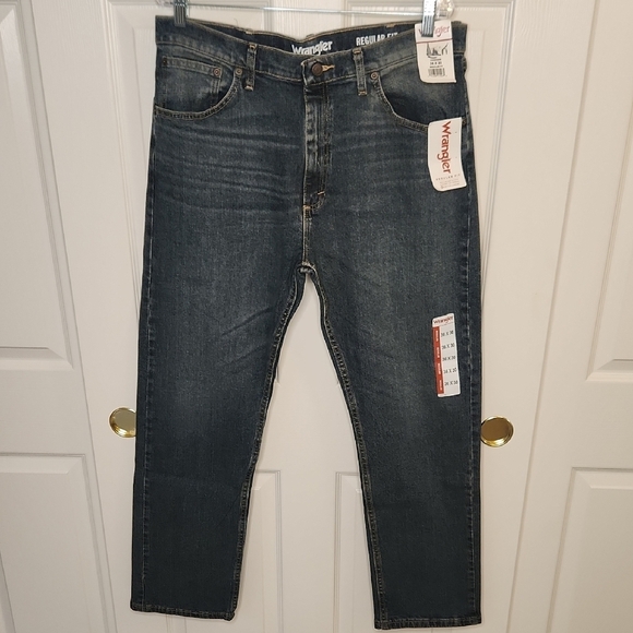 Wrangler Other - NWT Wrangler Men's Blue Regular Fit Jeans Size 36x30